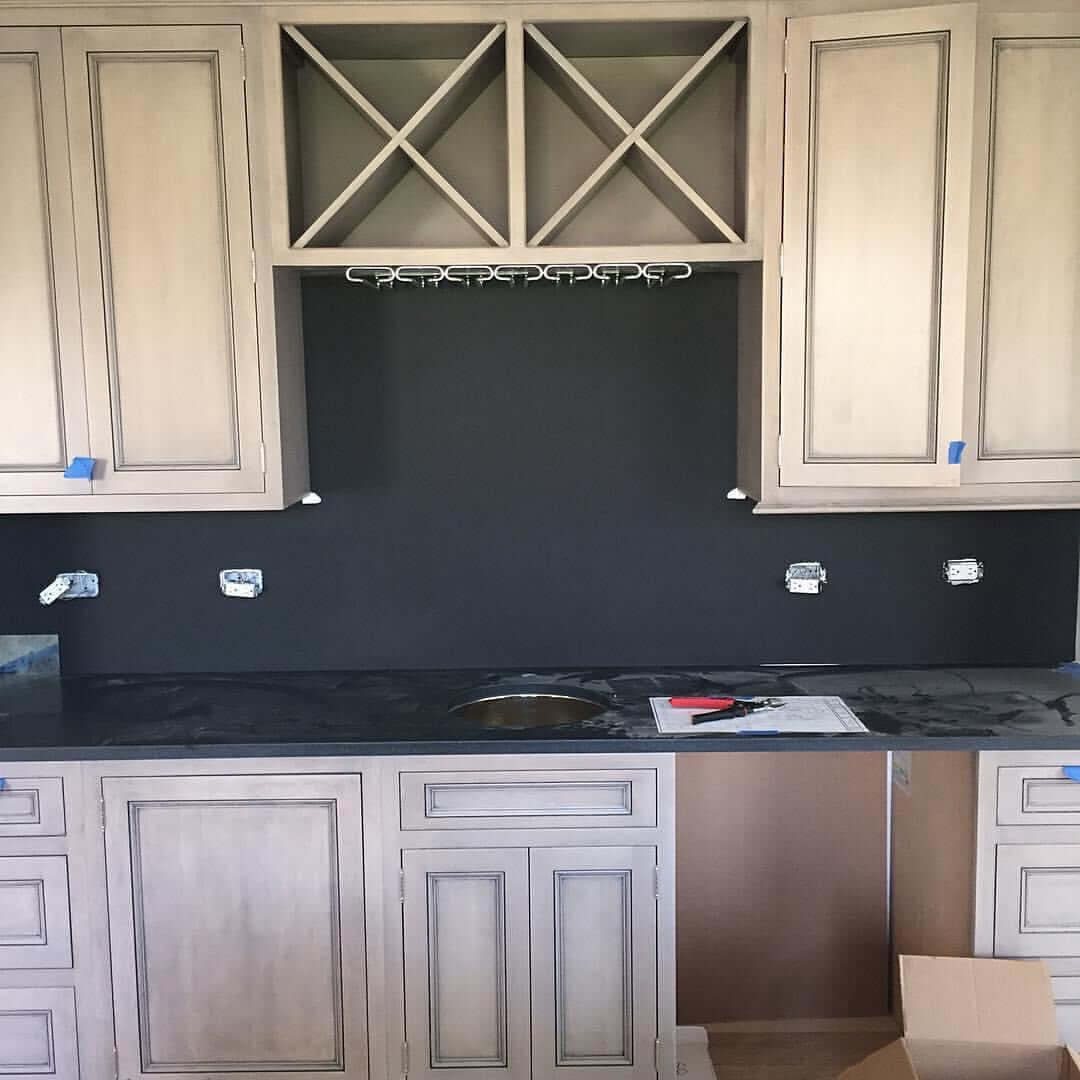 Best practices for easy and professional installation of Antique Mirror Glass